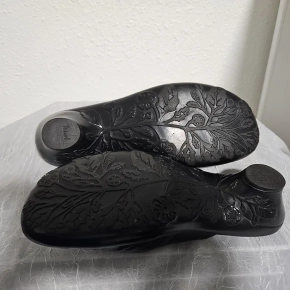 Black Leather Think Shoes (7.5) or (38) - Picture 3 of 5